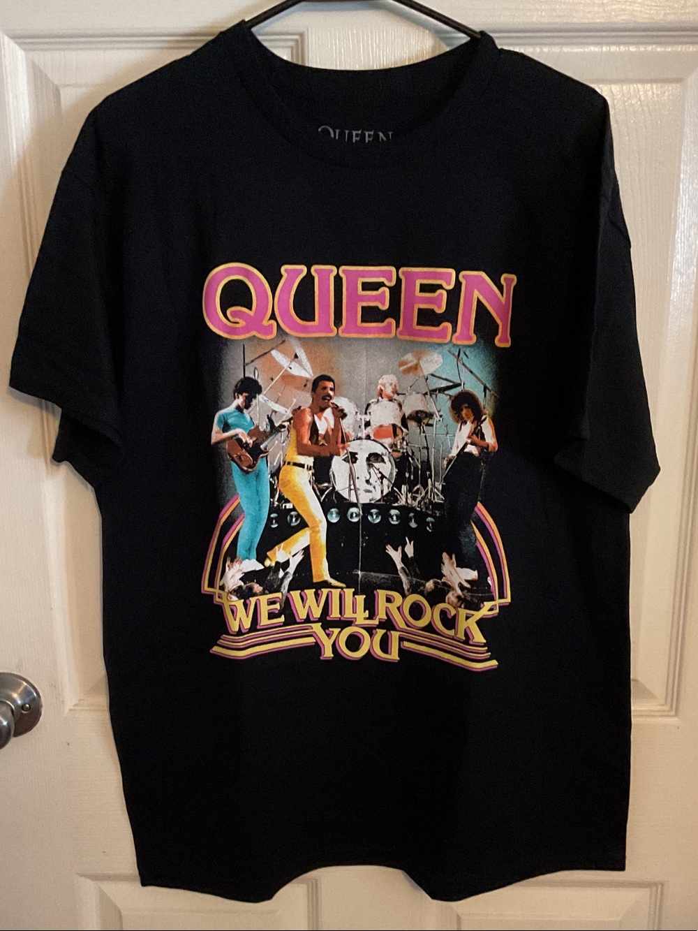 Queen 'We Will Rock You' Graphic Tee - Black